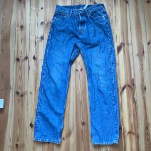 Weekday Space Jeans Blå, Bra Skick, 29/32. M Straight fit