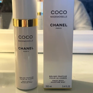 Chanel fresh body moisture mist  - Fräsch body mist ifrån Chanel.com. Endast testad men inte något som kommit till användning o försöker därför sälja den🫶🏼 alla kartonger som jag fick den i medföljer (se bilderna)🩷 nypris, ca 600