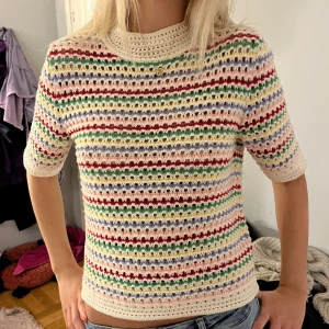 Färgglad topp Zara - Snygga zara topp i flerfärgat mönster!