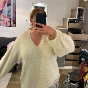 Gina Tricot tröja - Så skön och fin tröja från Gina, används inte längre🌷