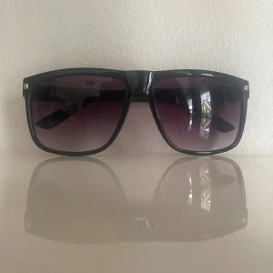 Grisch glasögon - Säljer nu dessa för 99kr