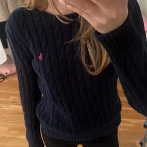 Ralph Lauren tröja  - Tröja från Ralph Lauren mörkblå storlek s❣️