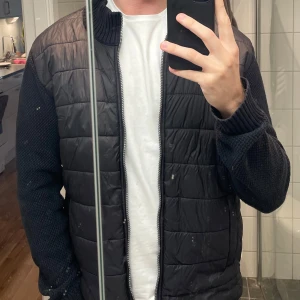 Cardigan jacka - Säljer denna pierre cardin jacka i strl M 