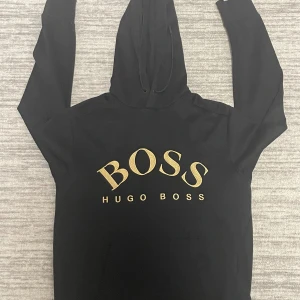 HUGO BOSS  - HUGO BOSS Hoddie 9/10skick Storlek S Knappt använd!