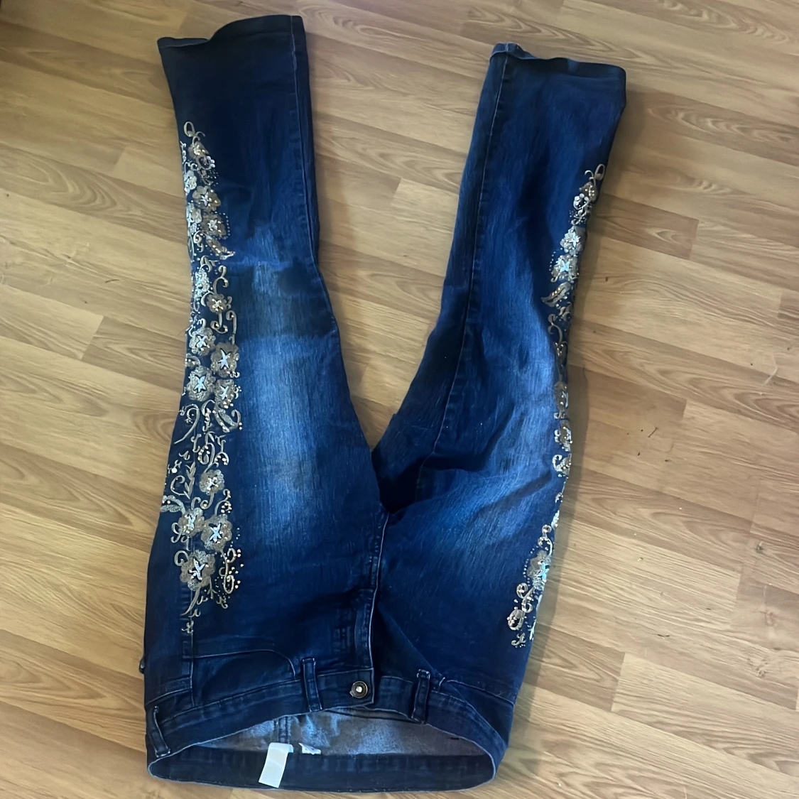 Helt nya lågmidjade bootcut jeans  - 90