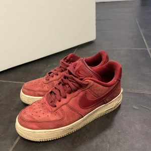 Röda Nike Air Force  - Röda Nike Air Force 