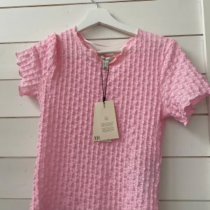 Rosa blus från aware - En somrig blus från aware. Helt ny, lappen kvar.