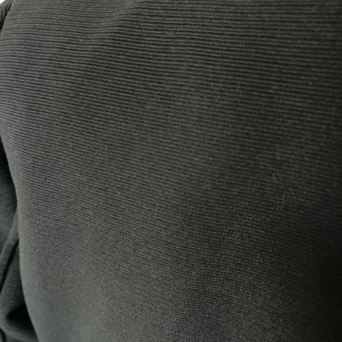 Svart kappa med dragkedja - 4