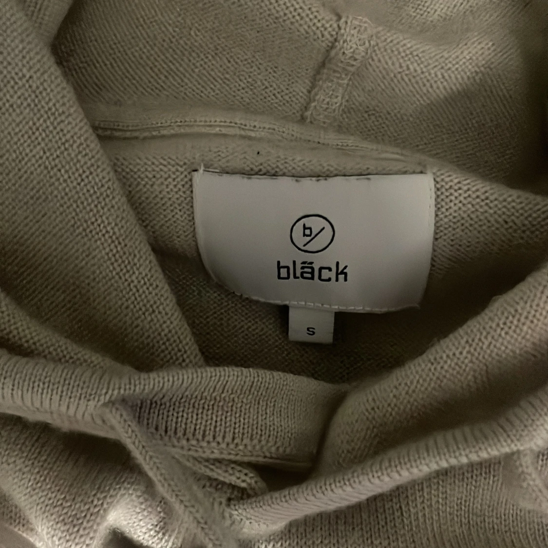 Beige hoodie från Bläck - 2