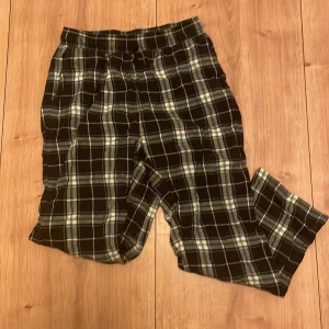 Pyjams byxor  - Pyjamas byxor från Lindex. Jätte sköna. Säljer på grund av försmå .❤️❤️