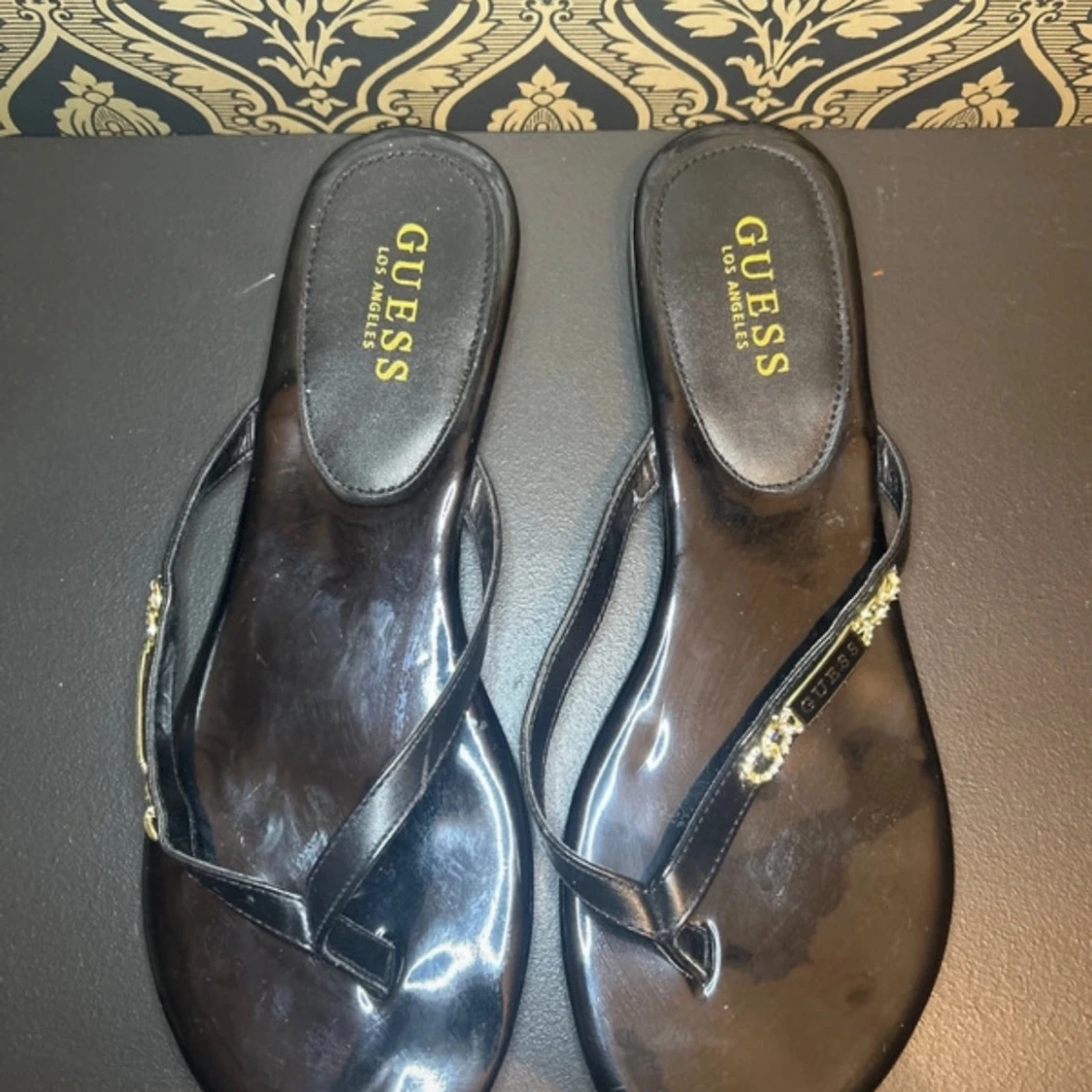 Flipflops i guess - 90