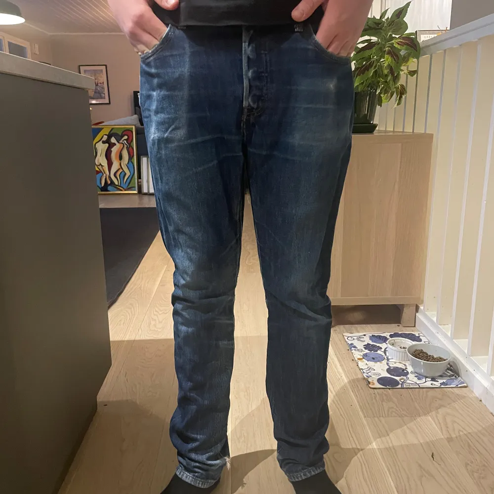 Vintage Levis 501 cool wash Lite heelbite som bidrar till vintage looken Ligger också uppe på min kompis konto  (G.closet). Jeans & Byxor.