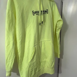 Hoodie - Helt ny från Hm använd en gång  jätte mysig att ha på