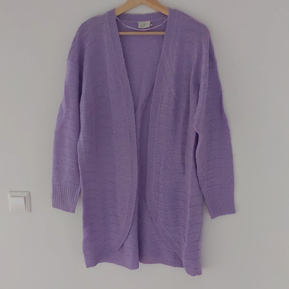 Ljuslila stickad kofta från Kaffe