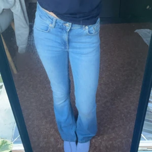 Ljusblå jeans  - Ljusblå jeans från lager 157 Sitter bra på mig som är 160