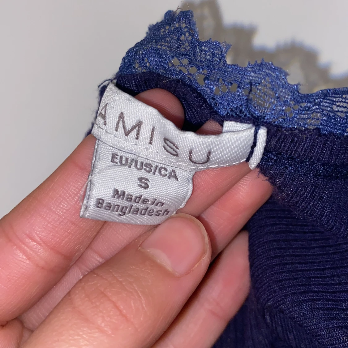 Mörkblå ribbad linnetopp från Amisu - 90