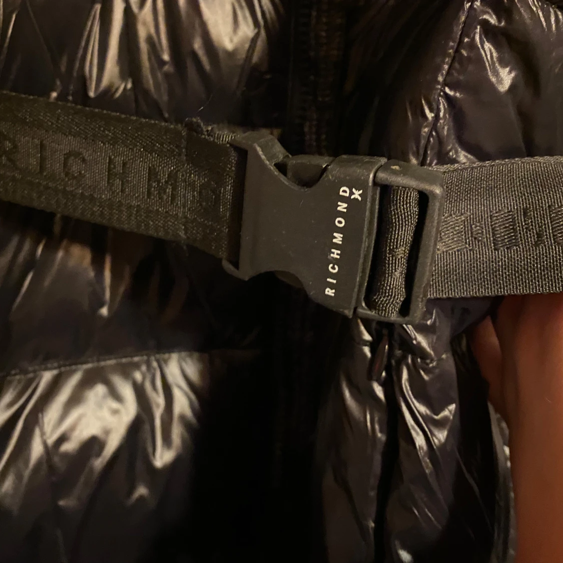 Svart pufferjacka från John Richmond  - 92