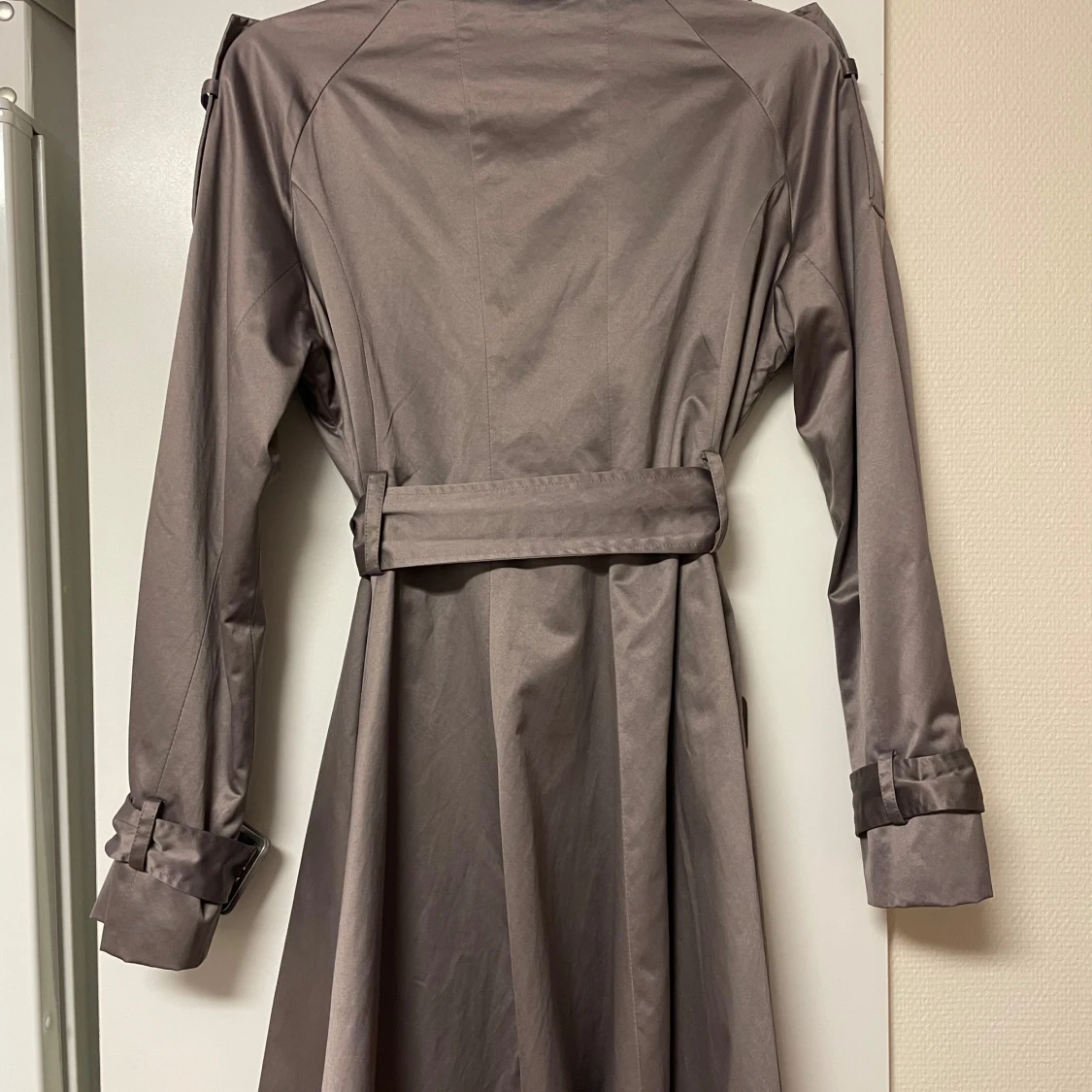 Grå trenchcoat från Derhy - 92