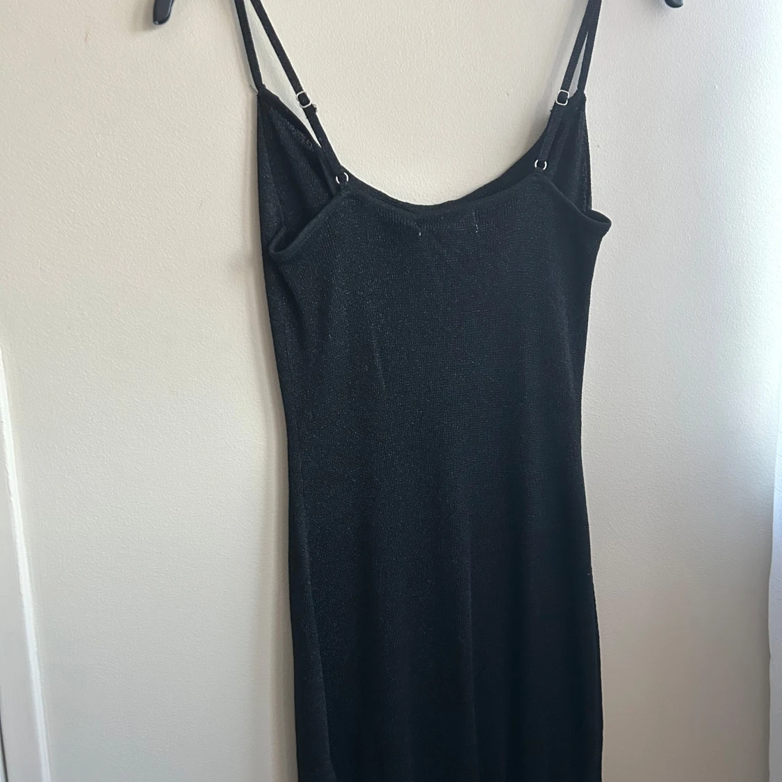 Glittrig stickad mini klänning - 91