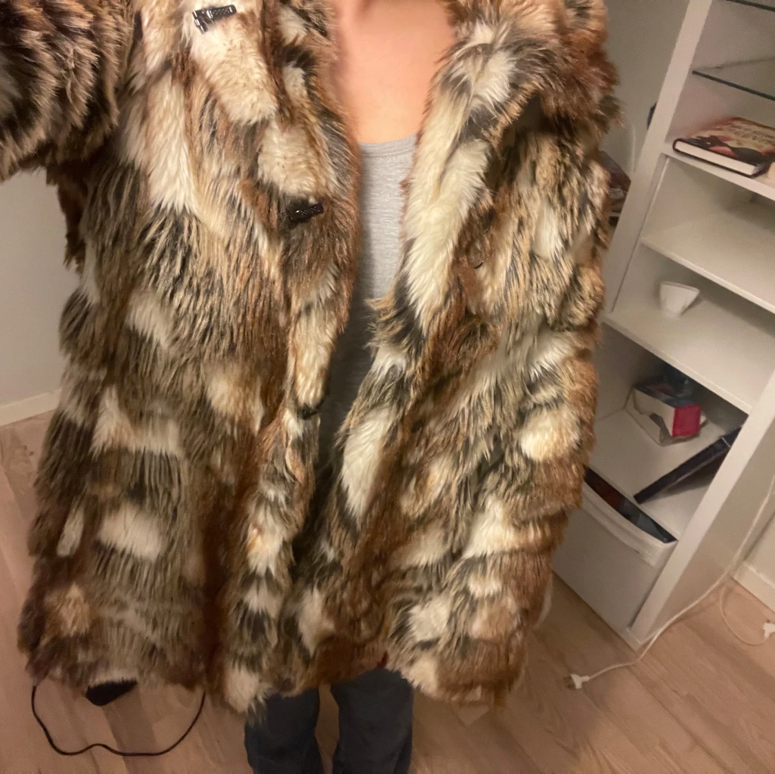 Mönstrad pälsjacka från KappAhl - 90