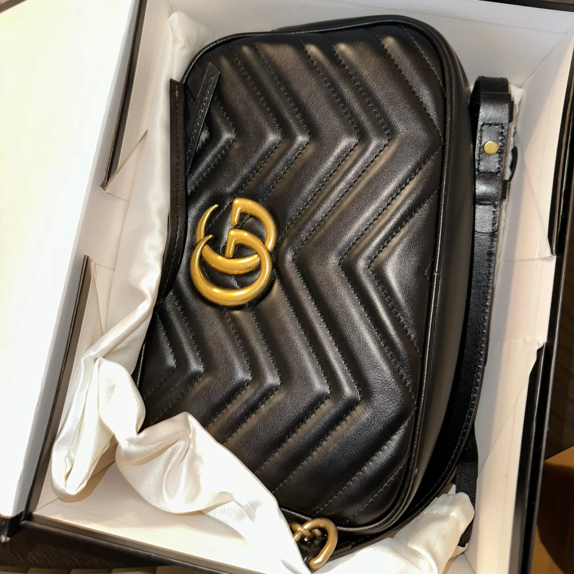 Svart axelväska från Gucci - 93