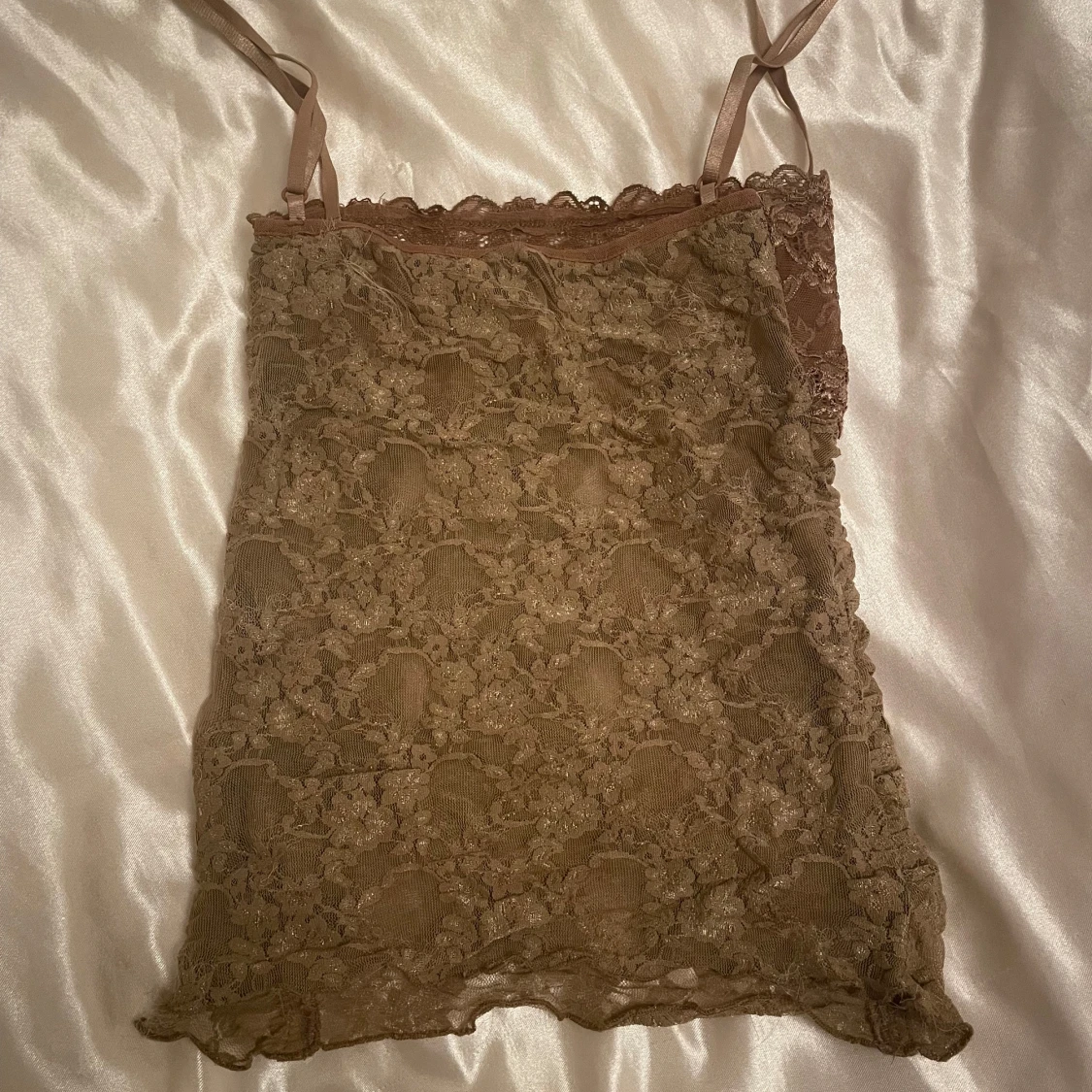 Brunt spetslinne - 91