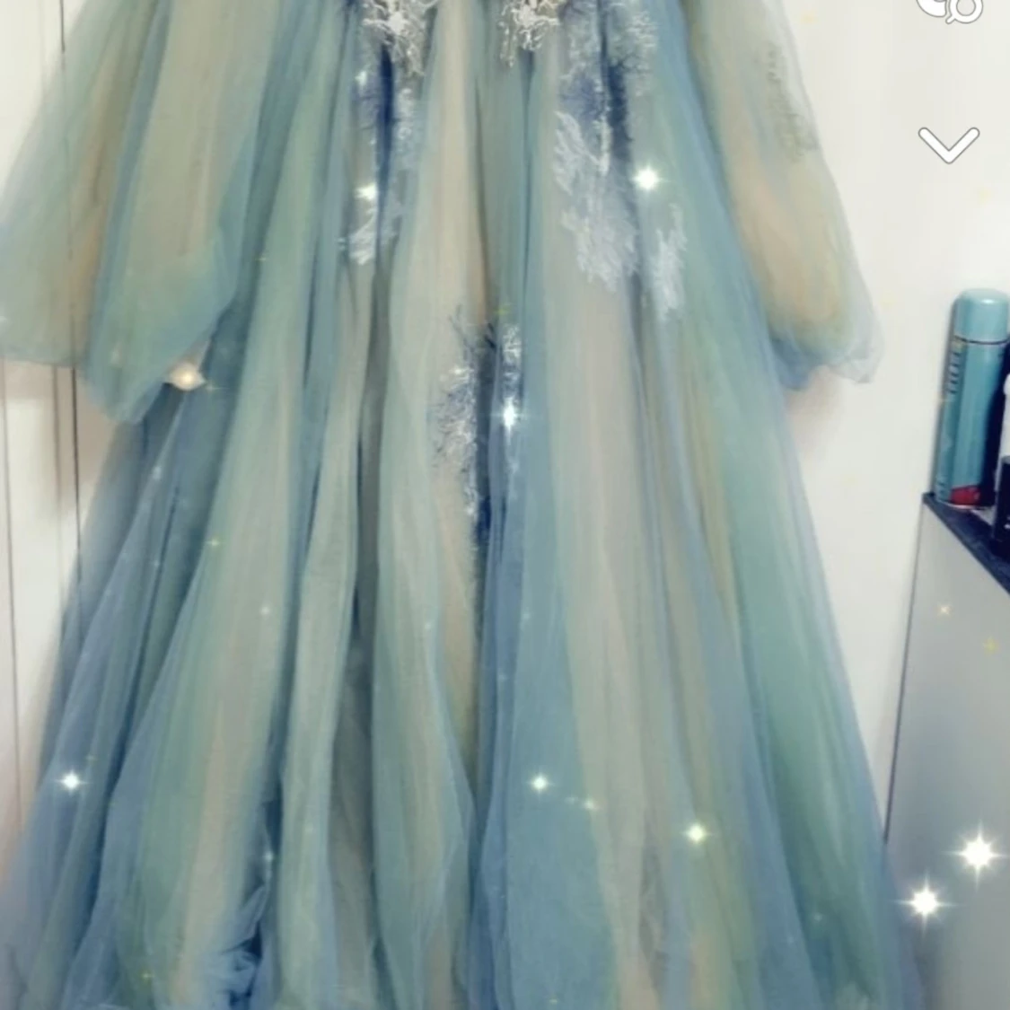 Blågrön långklänning med spetsdetaljer - 91