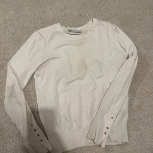 Zara finstickad tröja - Säljer en fin zara finstickad tröja 💞