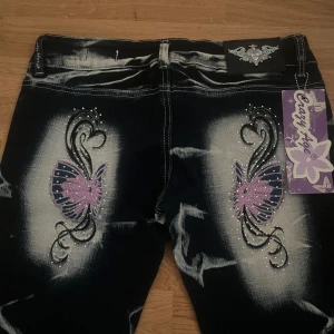 Crazy age - Säljer dessa helt nya Crazy Age jeans.
