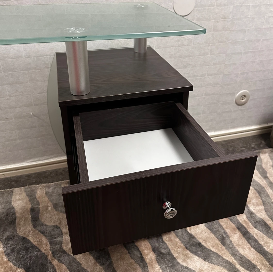 Nagelbord/skrivbord, 1500 kr - 91