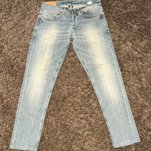 Dondup George Jeans - Dondup George jeans gråa riktigt snygga inga defekter 