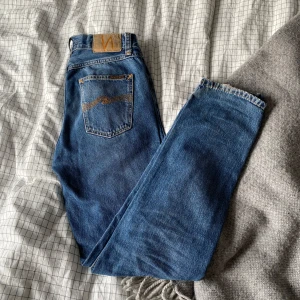 Nudie jeans - Modell : Gritty Jackson Blue Slate. Bra skick. Använda fåtalgånger 