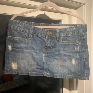 Jeans kjol - Mini jeans kjol, aldrig använd, nyskick 