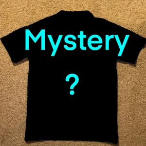 Mystery fotbollströja  - 100% nöjda kunder. 10/10 skick. Helt ny! Skriv om du har frågor!