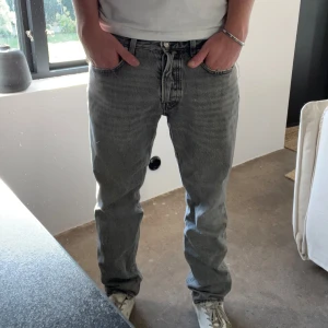 Zara Jeans  - Zara jeans - storlek eur 40 / W32 - skick 9/10 