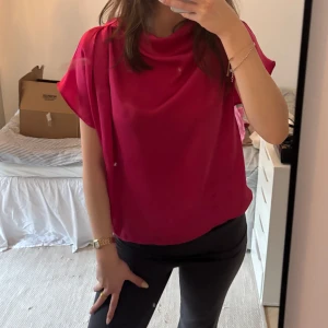 Röd topp Zara  - Så fin!! 