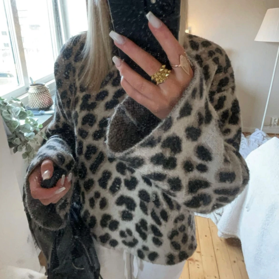 Leopardmönstrad tröja