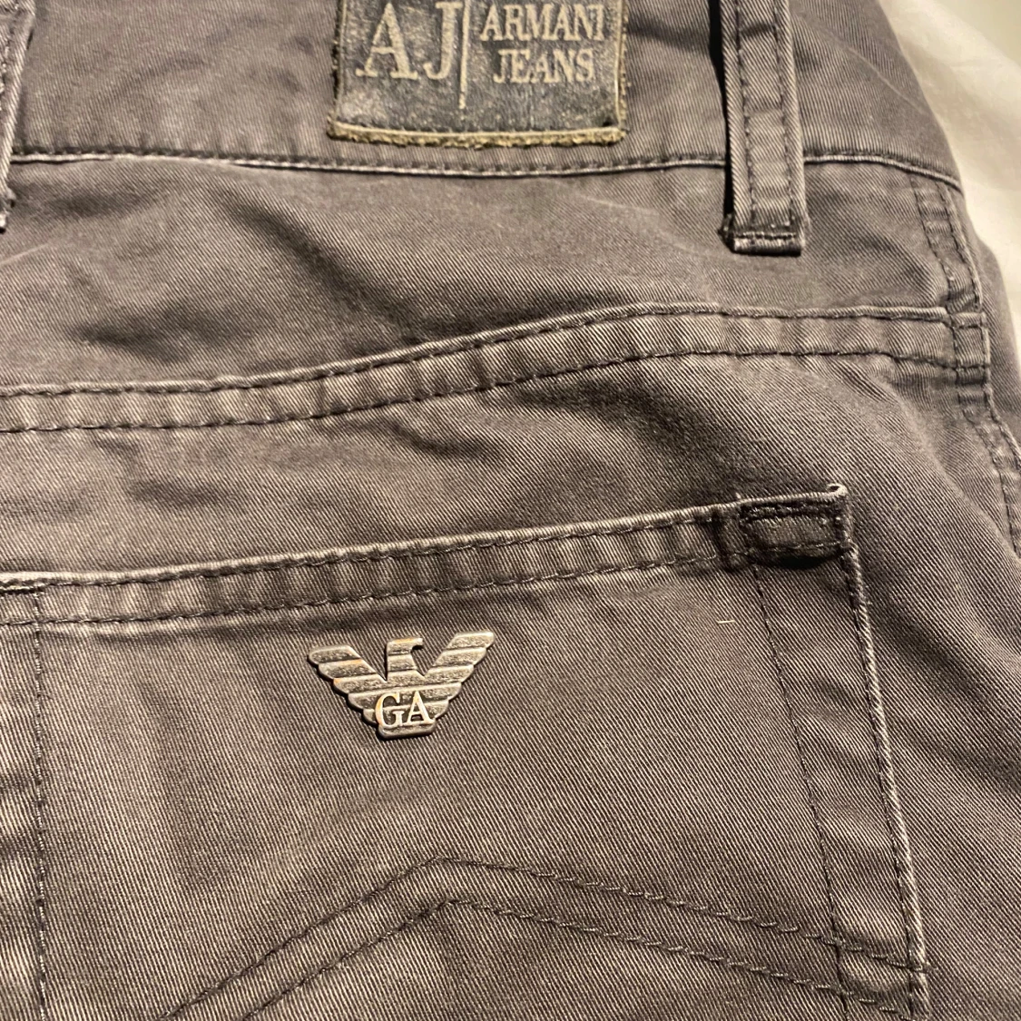 Grå byxor från Armani Jeans - 3