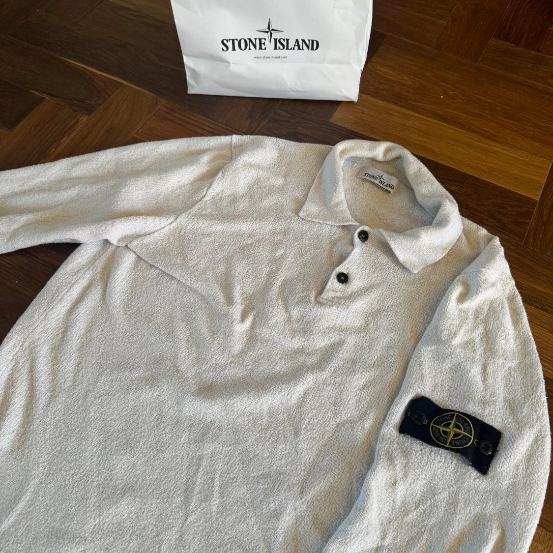 Vit pikétröja från Stone Island - 1