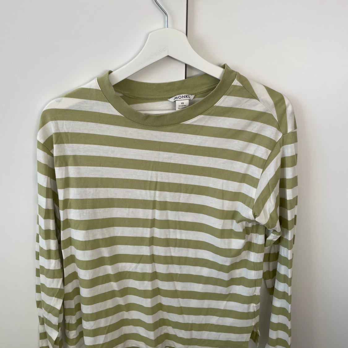 Randig långärmad tröja från Monki