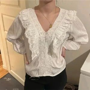 zara blus med volanger❤️ - Zara blus med volanger som är supersnygg❤️