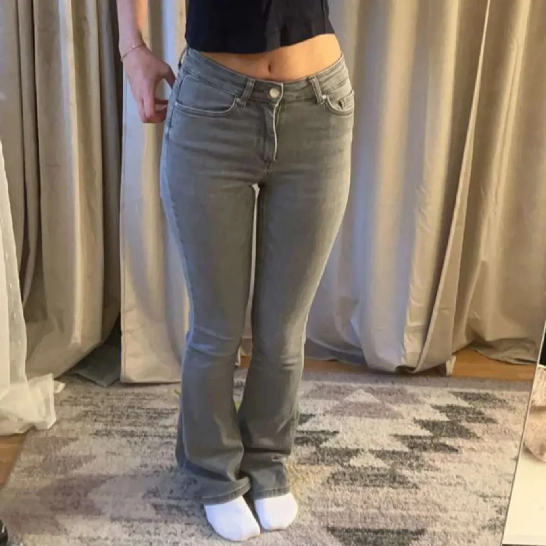 Grå bootcut jeans - 1