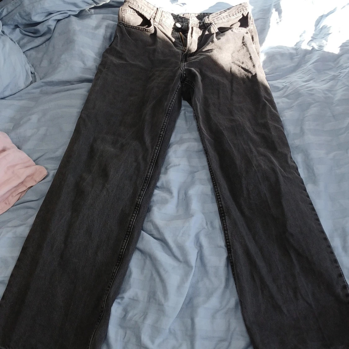 Svarta jeansbyxor från H&M - 1