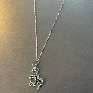 Unicorn skeleton necklace  - Handmade unicorn skeleton necklace.🎀