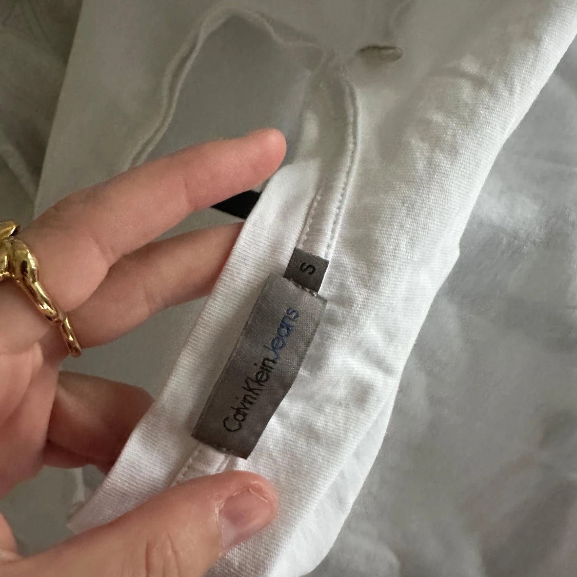 Vit t-shirt från Calvin Klein - 92