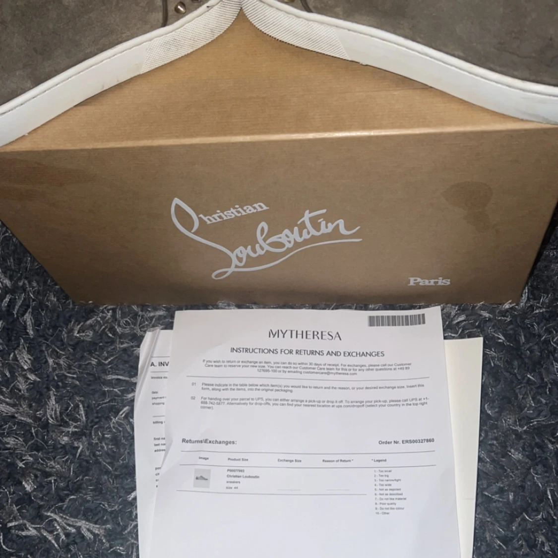    Christian Louboutin - 92