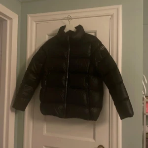 Vinterjacka - Jättesnygg o varm vinterjacka från Colmar💗Använd varsamt en vintersäsong🌟 Äkta💗💗Pris kan diskuteras🤍🌟