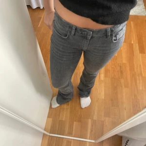 Jeans - Snygga jeans som jag sytt om till lågmidjade. Inget som syns. Storlek 164 motsvarar XS