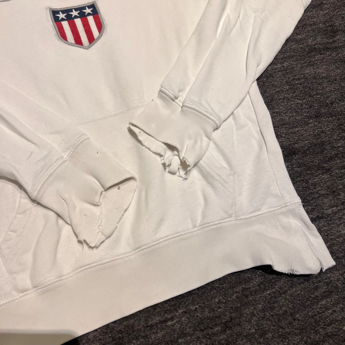 Vit hoodie från GANT - 90