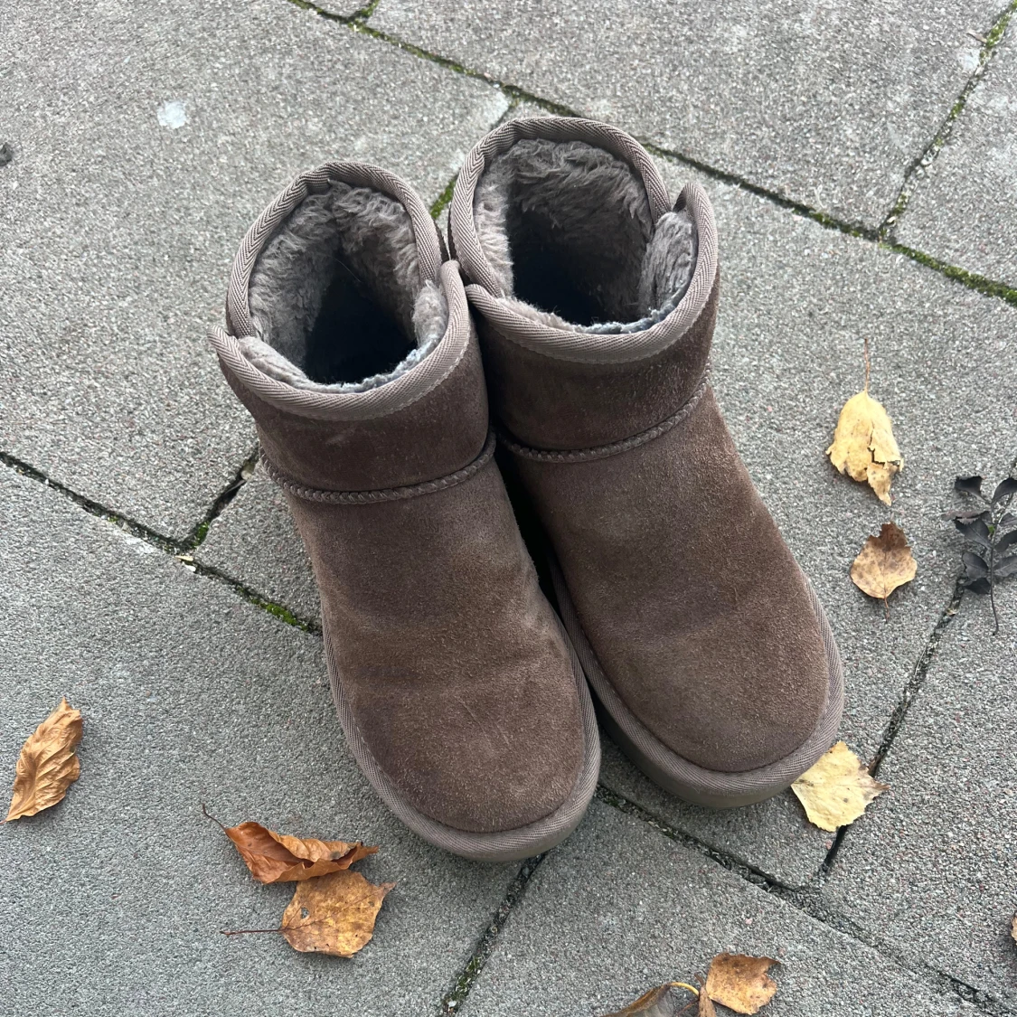 UGGS  - 90